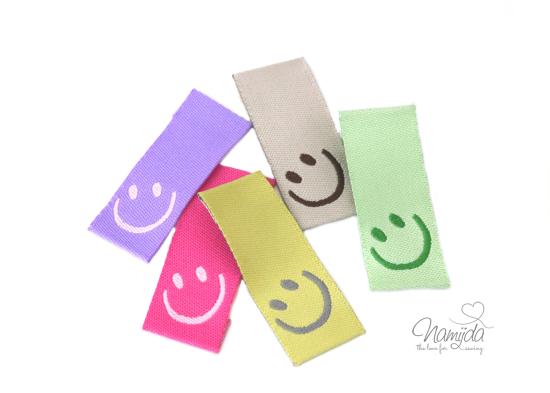 5 STCK. ♥ NAMIJDA WEBETIKETTEN - BUNTE SMILEY´S ♥