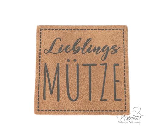 1 Stück - DENIM KuNSTLEDER LABEL -  Lieblings MÜTZE - AUFNÄHER MIT VORGEDRUCKTER NÄHNAHT - 40mm x 40mm