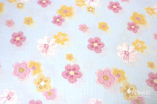 0,5 MTR. ♥ MUSSELIN DOUBLE GAUZE - FLOWERS HELLBLAU ♥