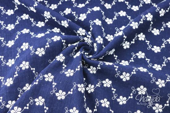 0,5 MTR. ♥ MUSSELIN - GESTICKTE BLüMCHEN - NAVY - BAUMWOLLE ♥