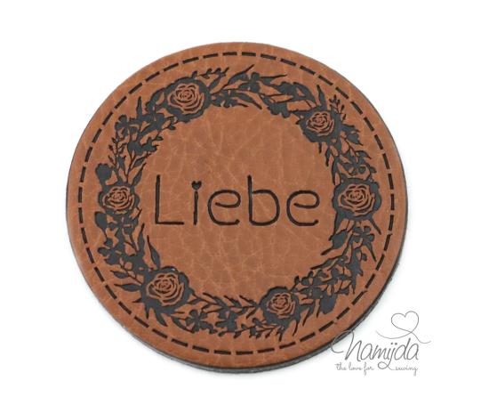 1 Stück - KuNSTLEDER LABEL - Liebe - AUFNÄHER MIT VORGEDRUCKTER NÄHNAHT - Kreis 40mm