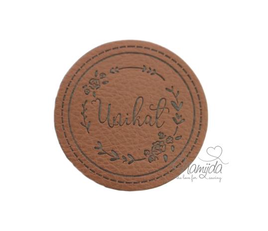 1 Stück - SOFT KuNSTLEDER LABEL - Unikat - AUFNÄHER MIT VORGEDRUCKTER NÄHNAHT -  45mm x 45mm