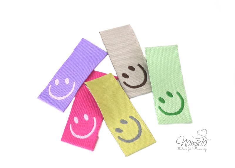 5 STCK. ♥ NAMIJDA WEBETIKETTEN - BUNTE SMILEY´S ♥