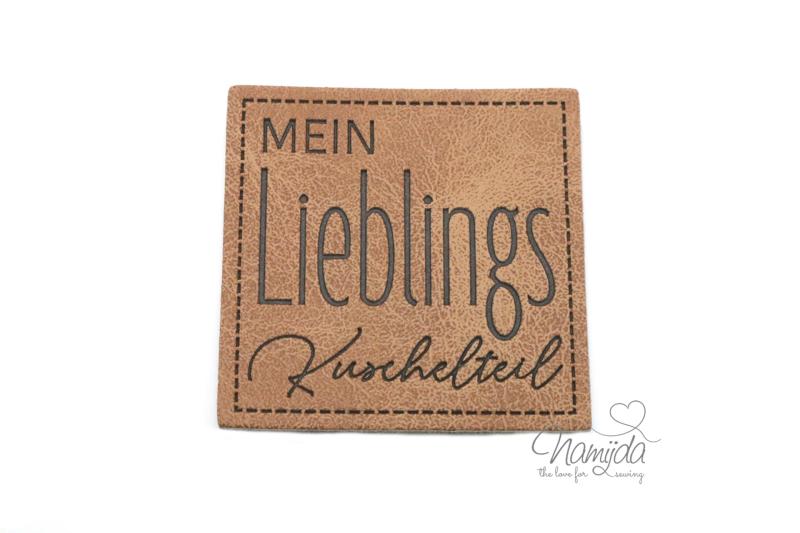 1 Stück - KuNSTLEDER LABEL - MEIN Lieblings Kuschelteil - AUFNÄHER MIT VORGEDRUCKTER NÄHNAHT - 40mm x 40mm