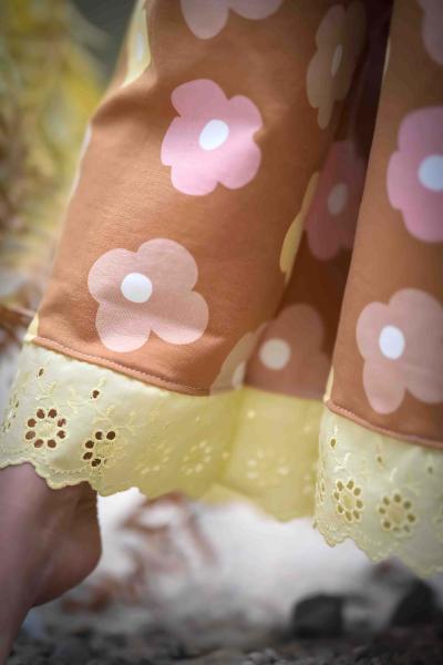 0,5 MTR. ♥ FRENCH TERRY - SOMMERSWEAT DAISY FLOWERS BRAUN/ROSE ♥